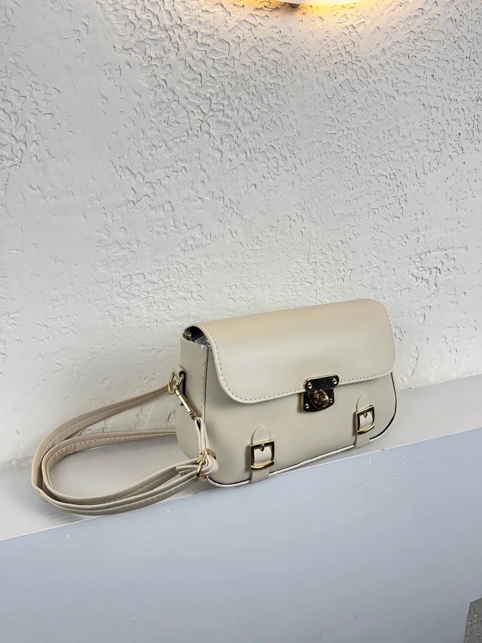Krem Renk Önü Kemerli Çanta CB7463