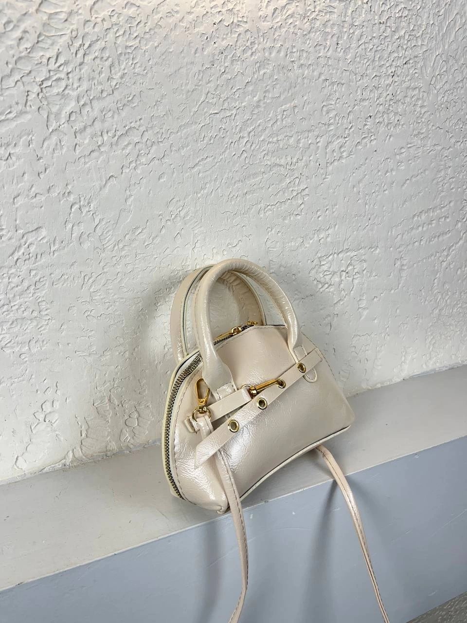 Krem Renk Önü Tokalı Kalite Çanta CB90171