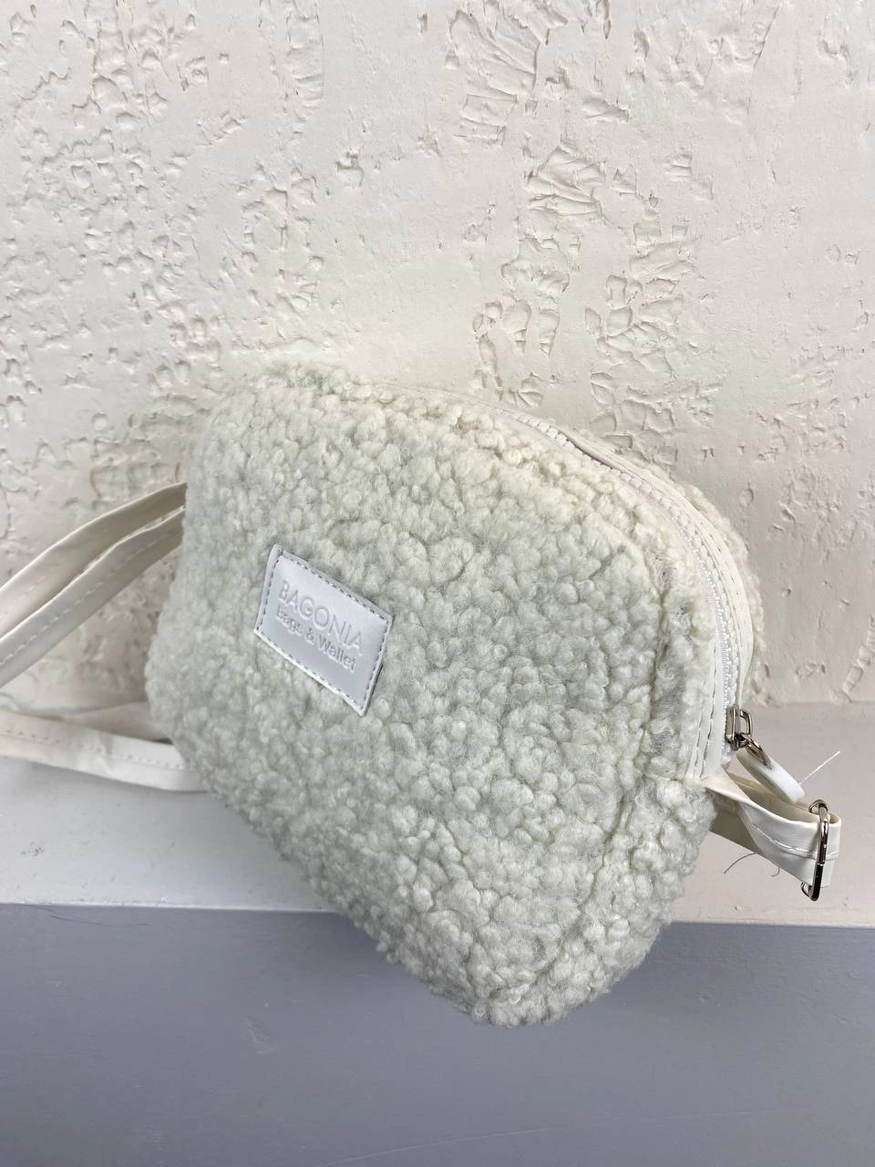 Krem Renk Peluş Çapraz Çanta