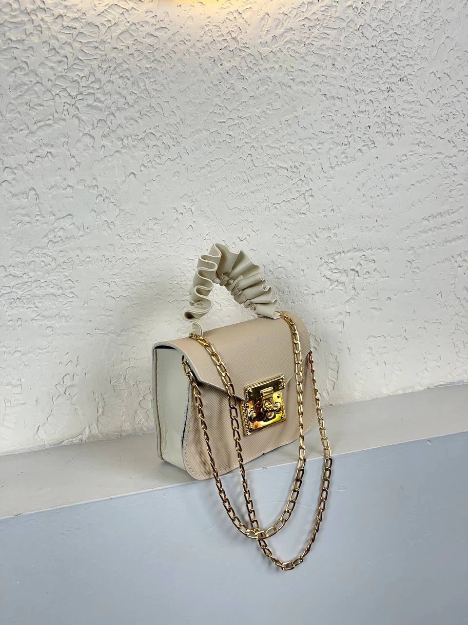 Krem Renk Vizon Sap Mini Zincirli Çanta CB5796