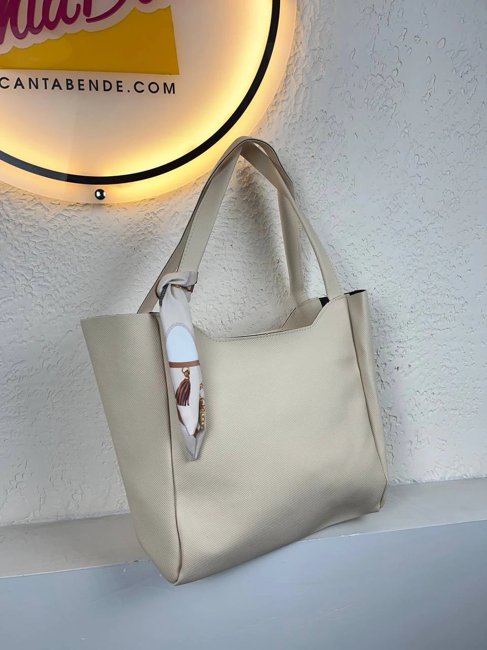 Krem Renk YENİ BÜYÜK BOY FULARLI Çanta CB90121