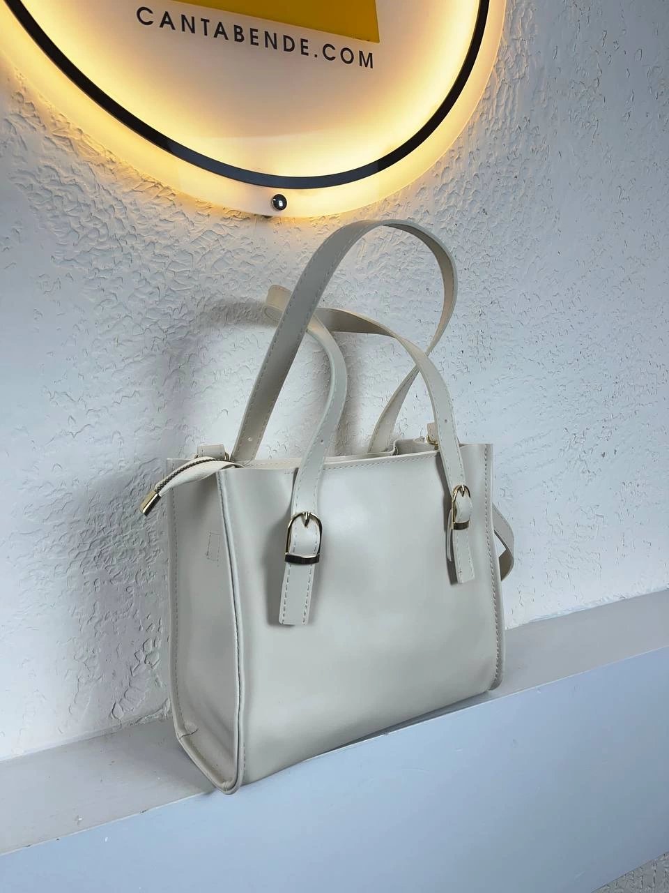 Krem Renk Yumuşak Deri Çapraz Çanta CB7901