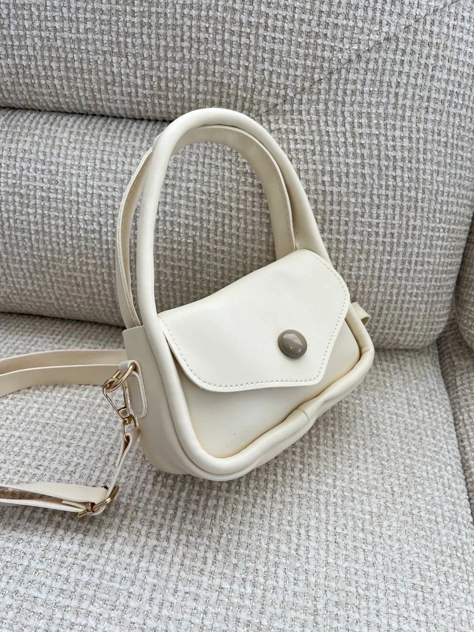 Krem Renk Yumuşak Deri Kampanya Çanta CB3663