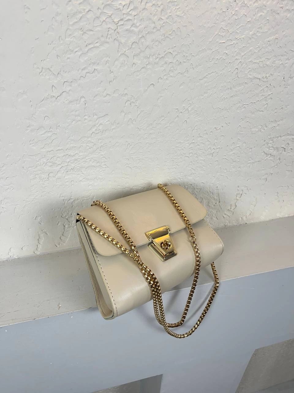 Krem Renk Zincirli Kalıp Çanta CB3674