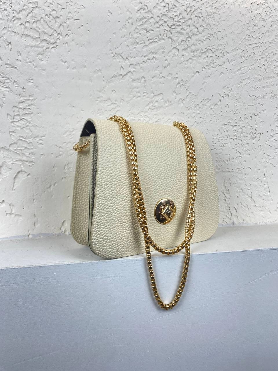 Krem Renk Zincirli Kalıp Kol Çanta