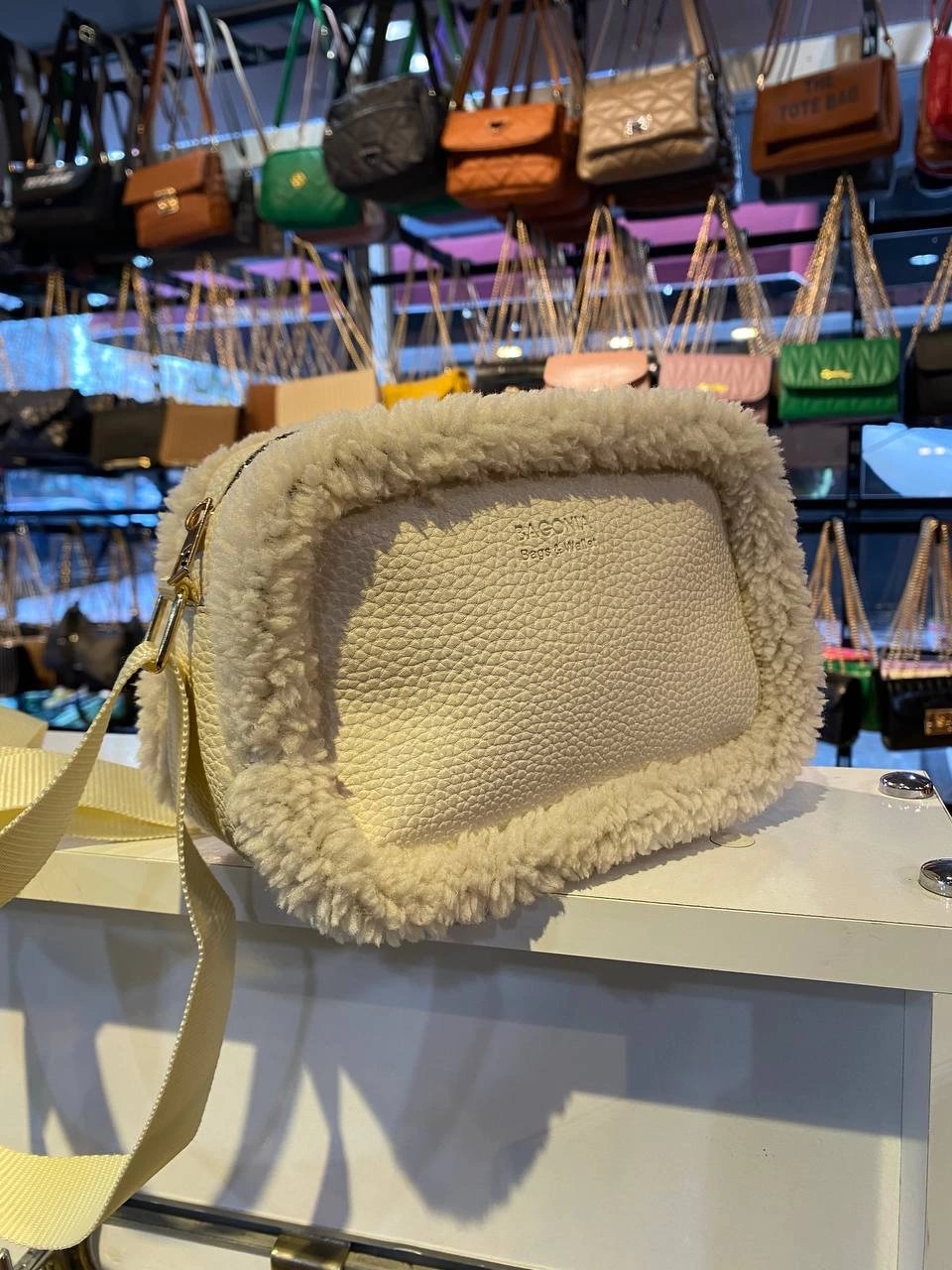 Krem Yeni Sezon Peluş Çanta