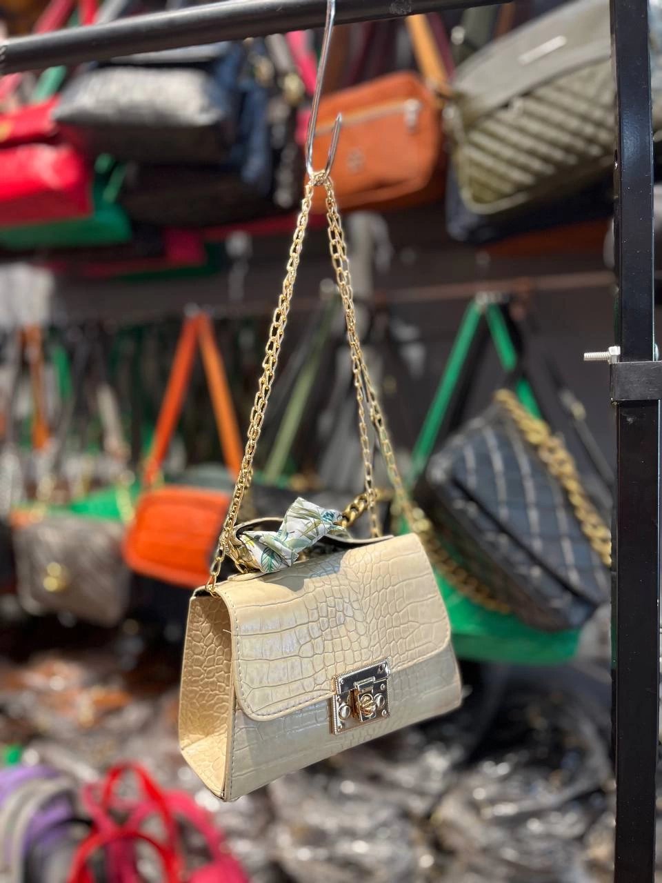 Krem Zincir Detay Çapraz Çanta CB6581