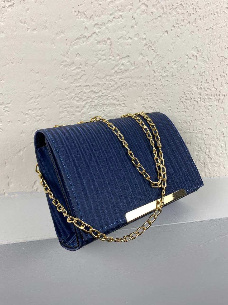 Lacivert Kalıp Zincirli Kol Çanta