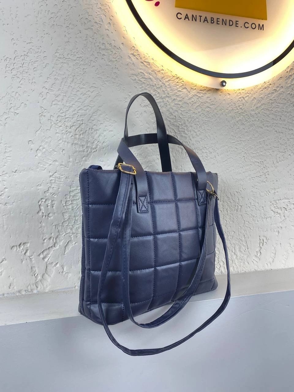 Lacivert Kapitone Kol Çanta CB2024