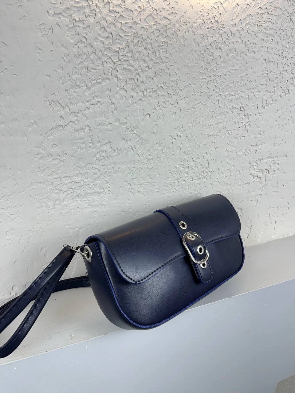 Lacivert Renk Önü Tokalı Çanta CB02398