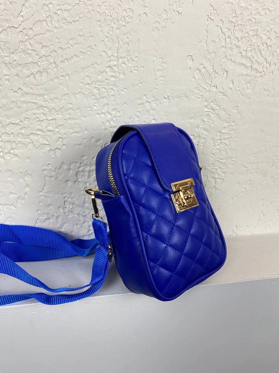 Mavi Renk Kilit Fermuarlı Çapraz Çanta