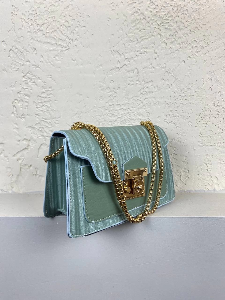 Mint Yeşil Kalıp Zincirli Çanta
