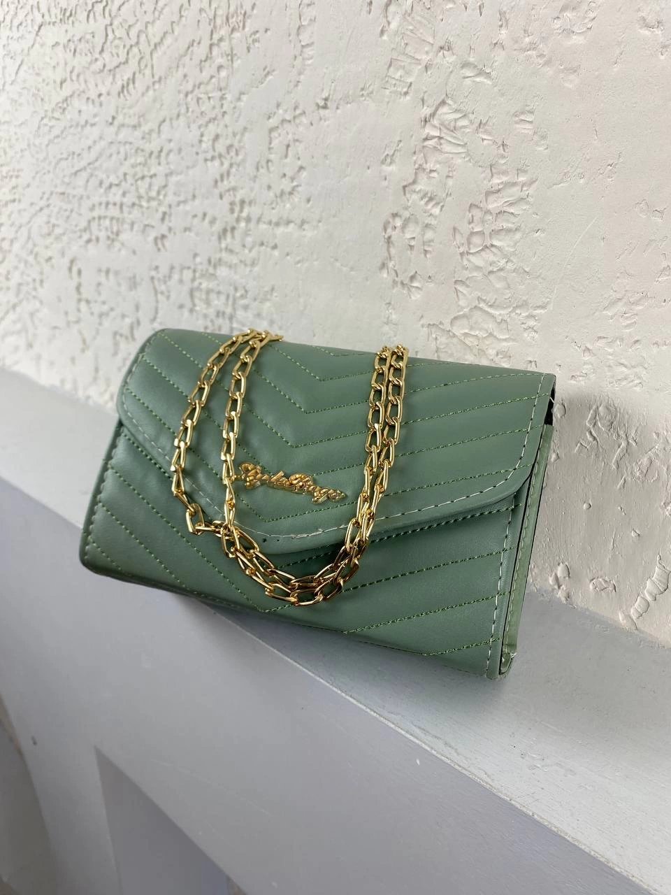 Mint Yeşil Renk Kalıp Zincirli 2024 Çanta