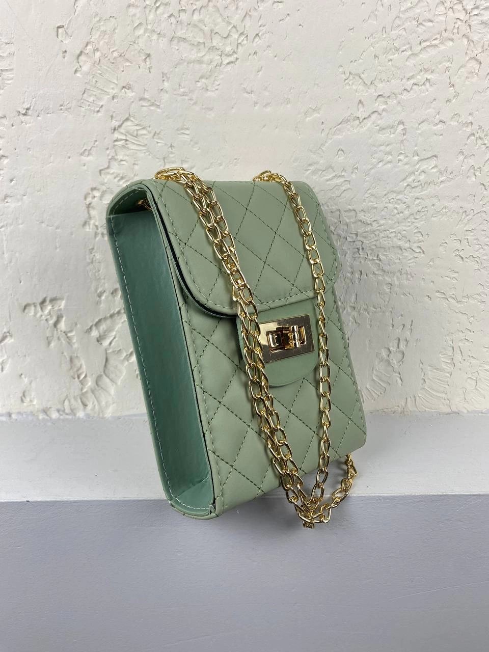 Mint Yeşil Renk Zincirli Kalıp Çanta