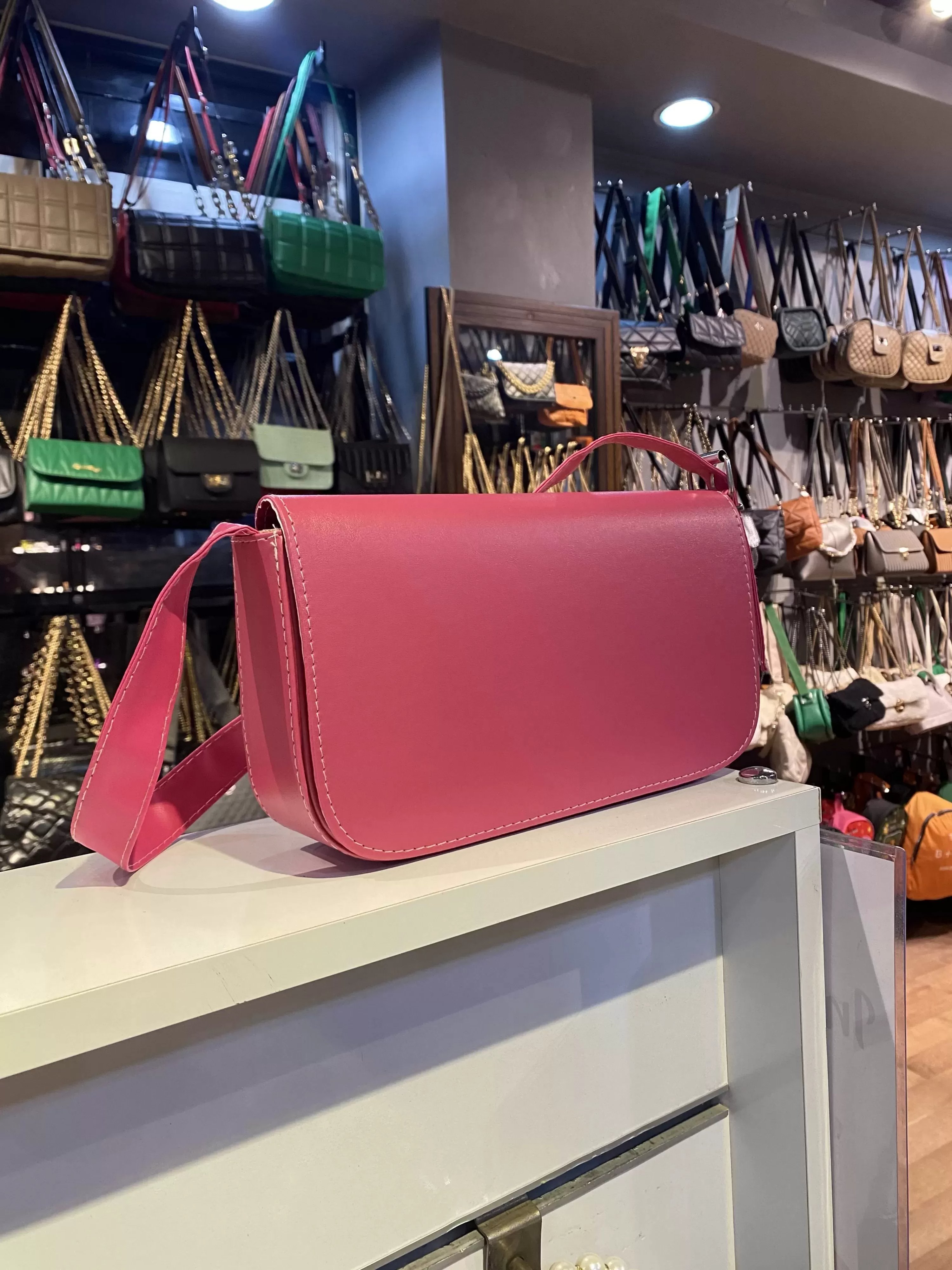 Pembe Renk Kalıp Kol Çanta