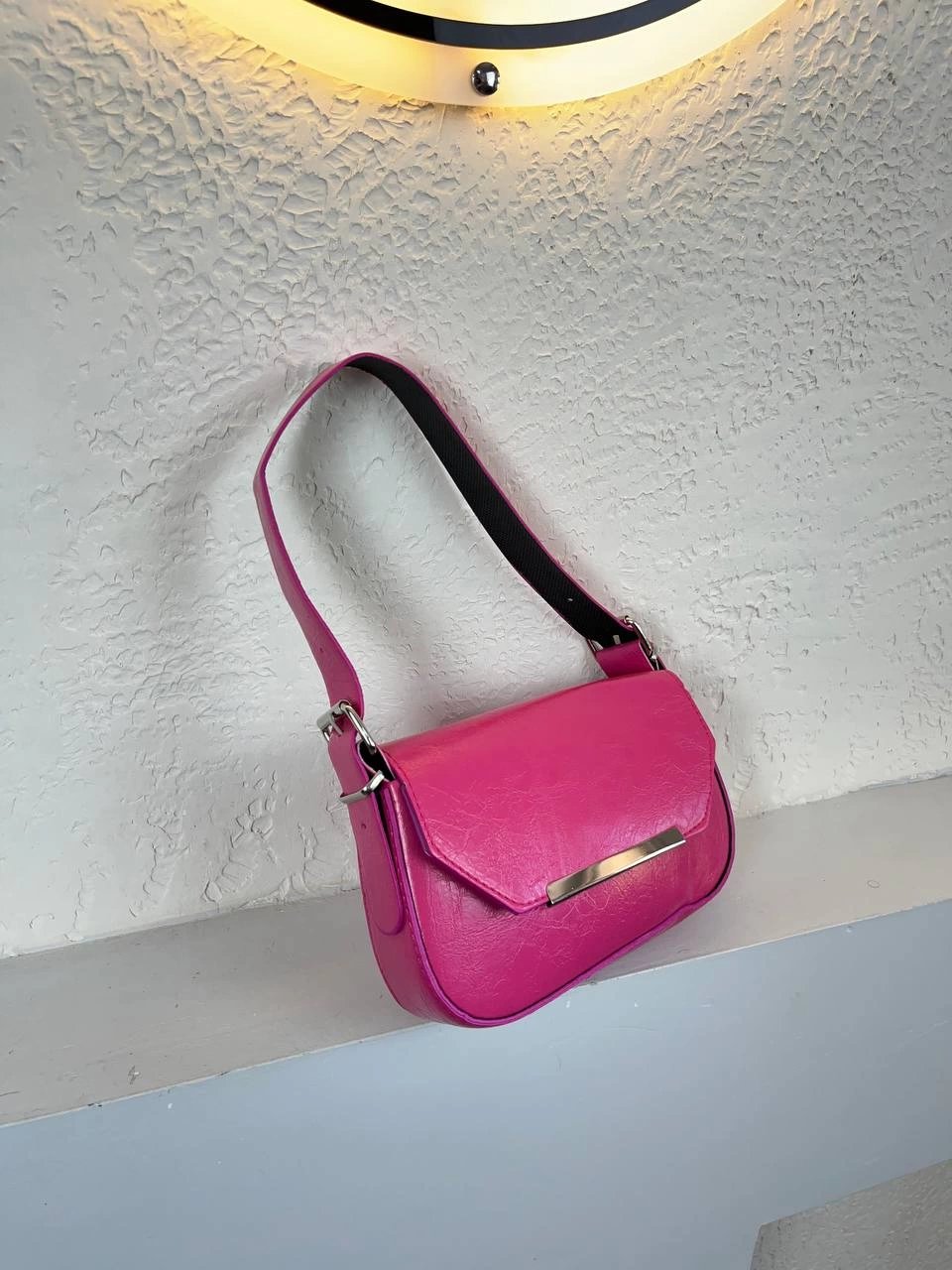 Pembe Renk Önü Metal Kalıp Çanta CB8459