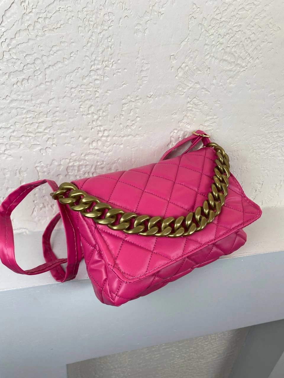 Pembe Renk Zincir Detay Çanta