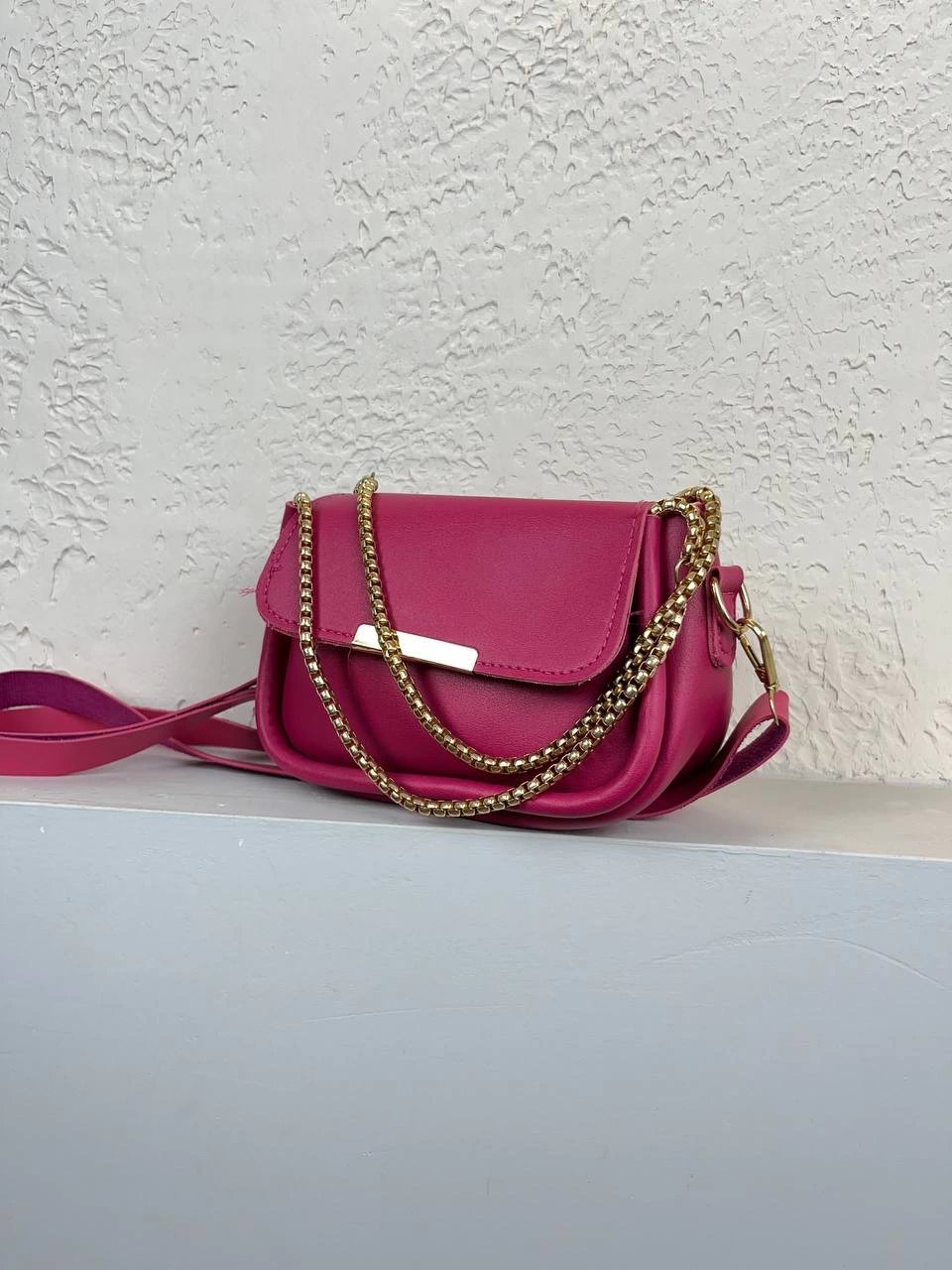 Pembe Yumuşak Zincirli Çapraz Çanta CB2125