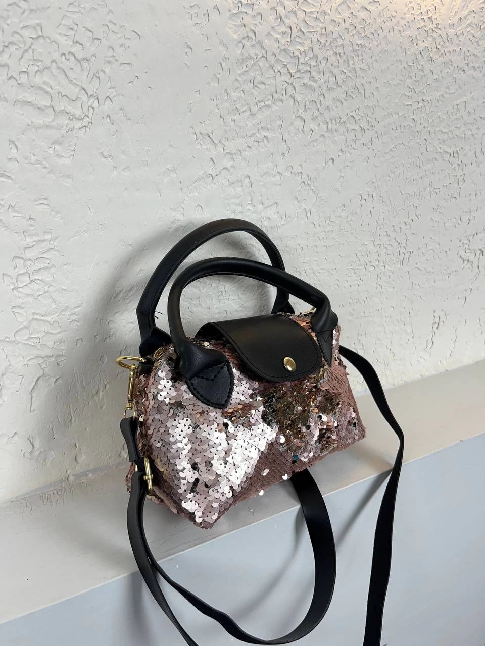 Pudra Siyah Saplı Pullu Çanta CB3209