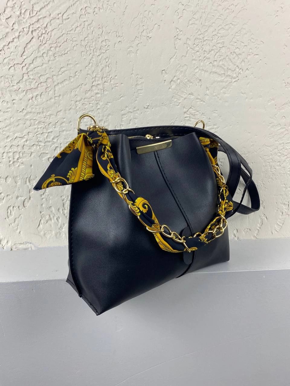 Siyah 2 Bölme Yumuşak Kuşaklı Çanta