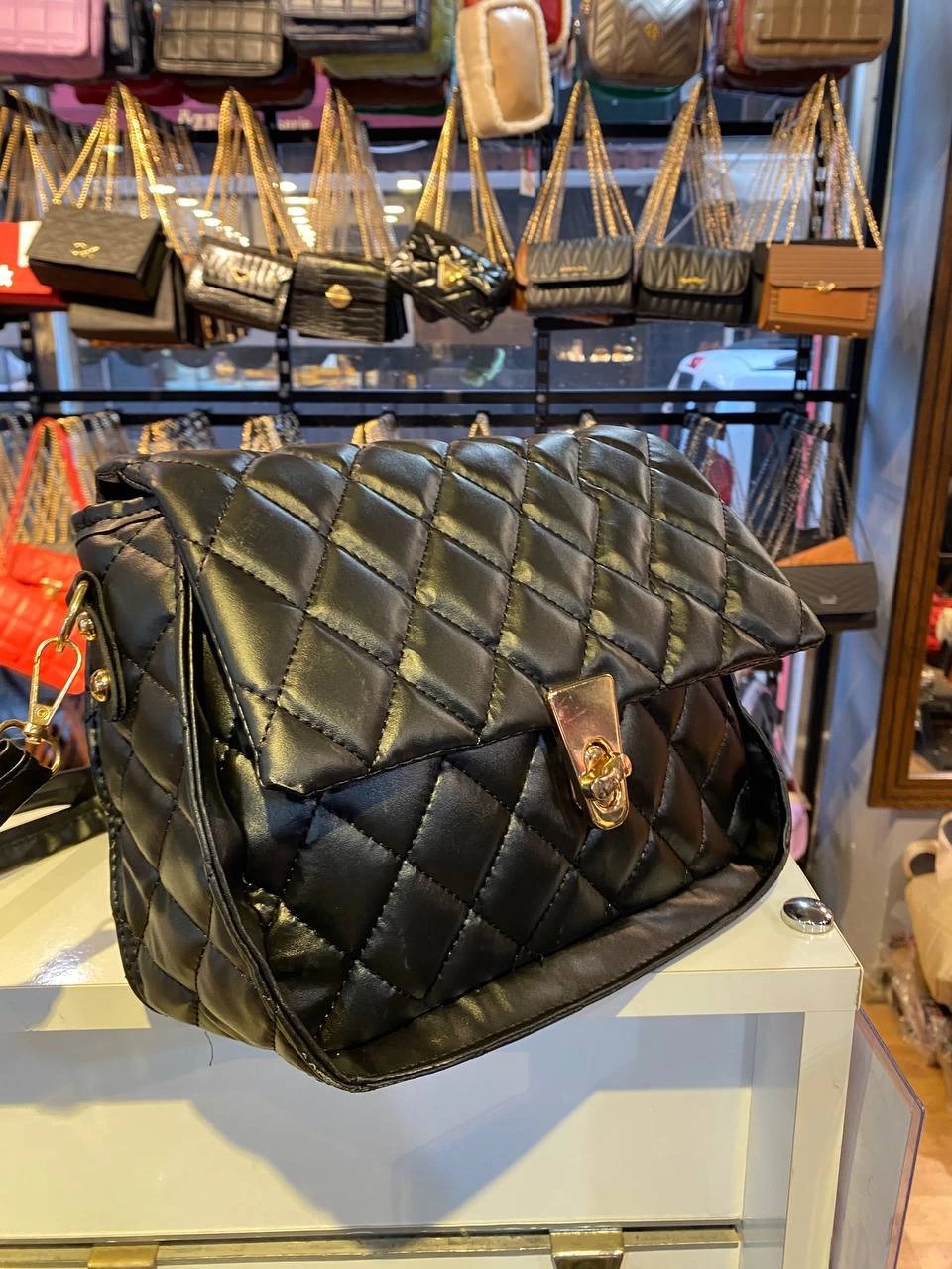 Siyah 3 Bölmeli Kapitone Çanta