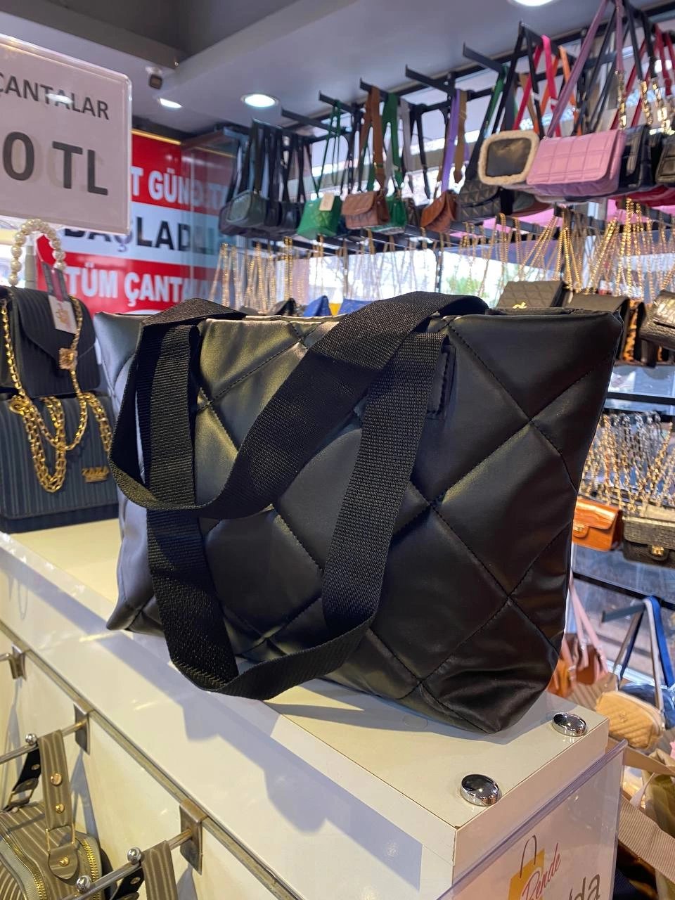 Siyah Büyük Boy Kol Çanta