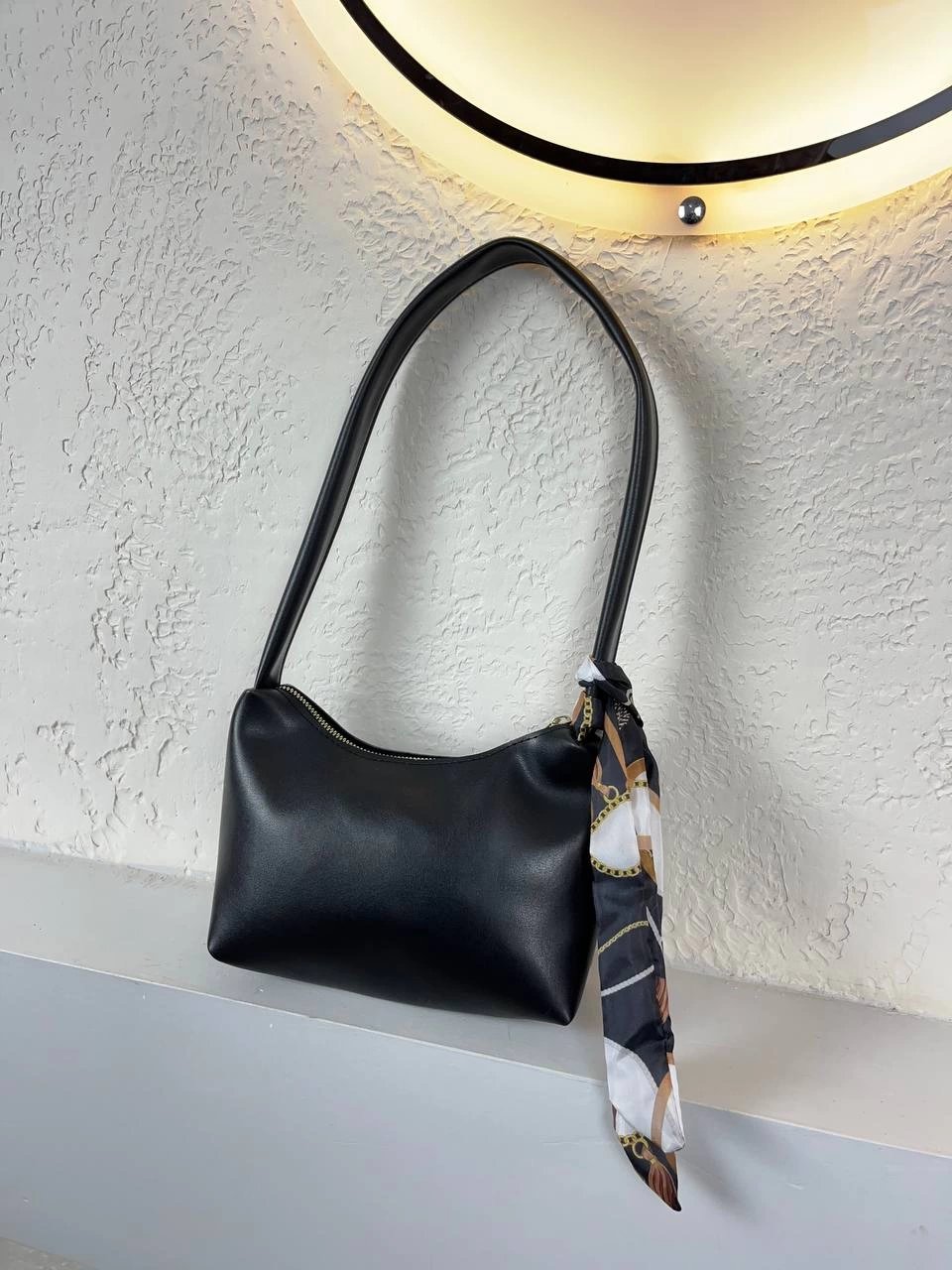 Siyah Deri Baget Fularlı Kol Çanta CB3089