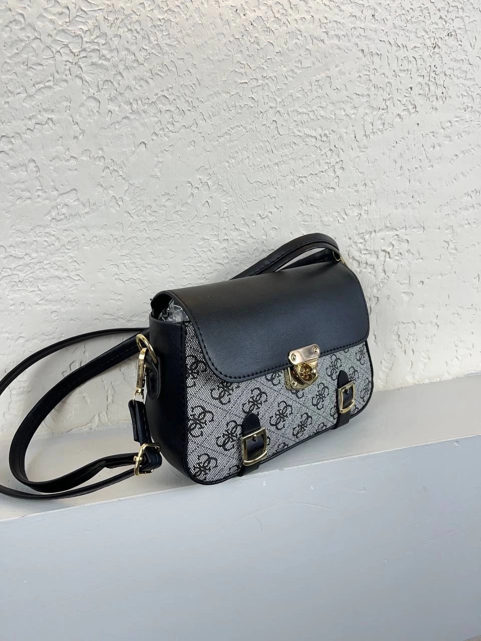 Siyah Gri Detay Renk Önü Kemerli Çanta CB0691