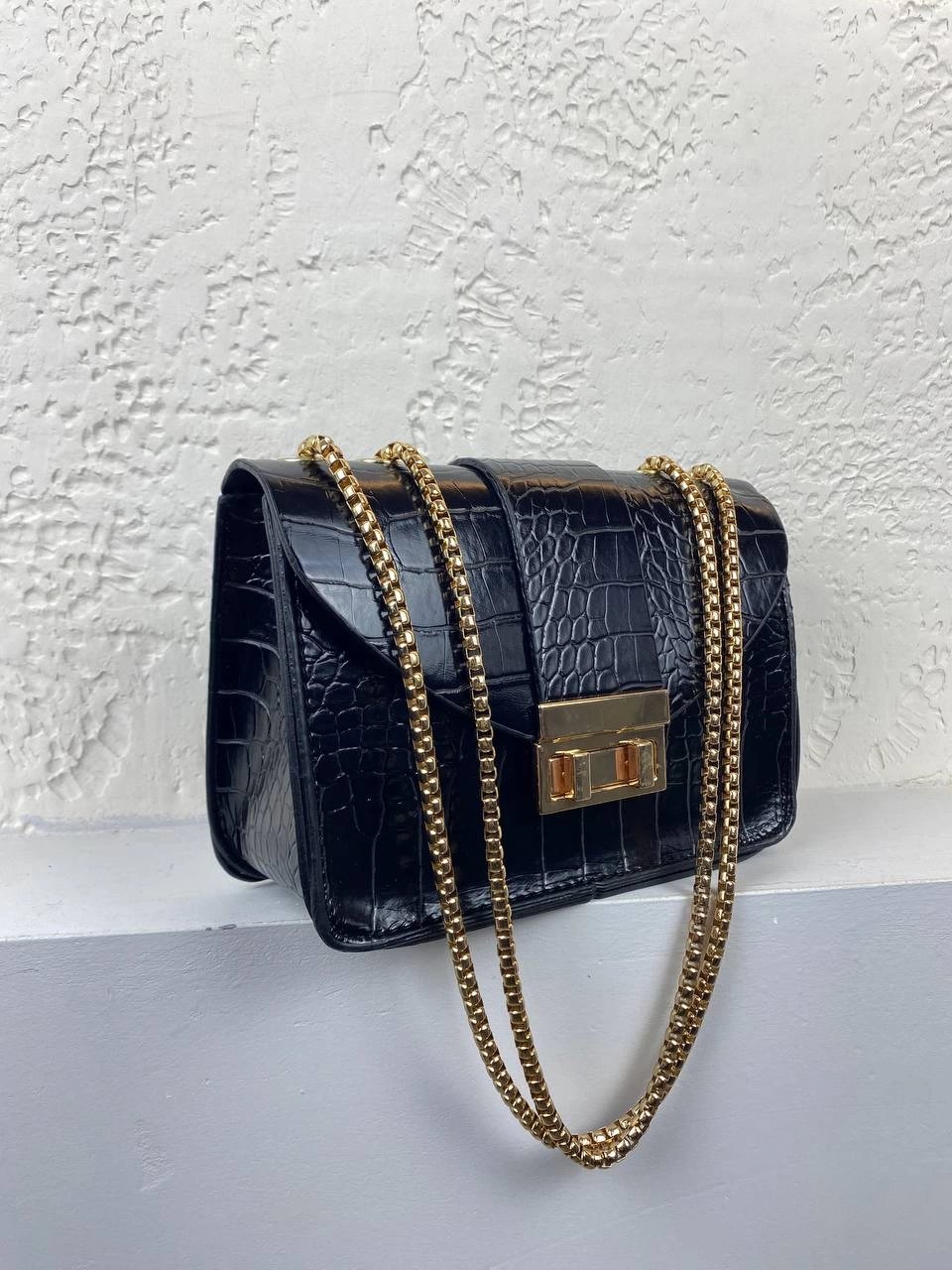 Siyah Kalıp Zincir Detaylı Çapraz Çanta