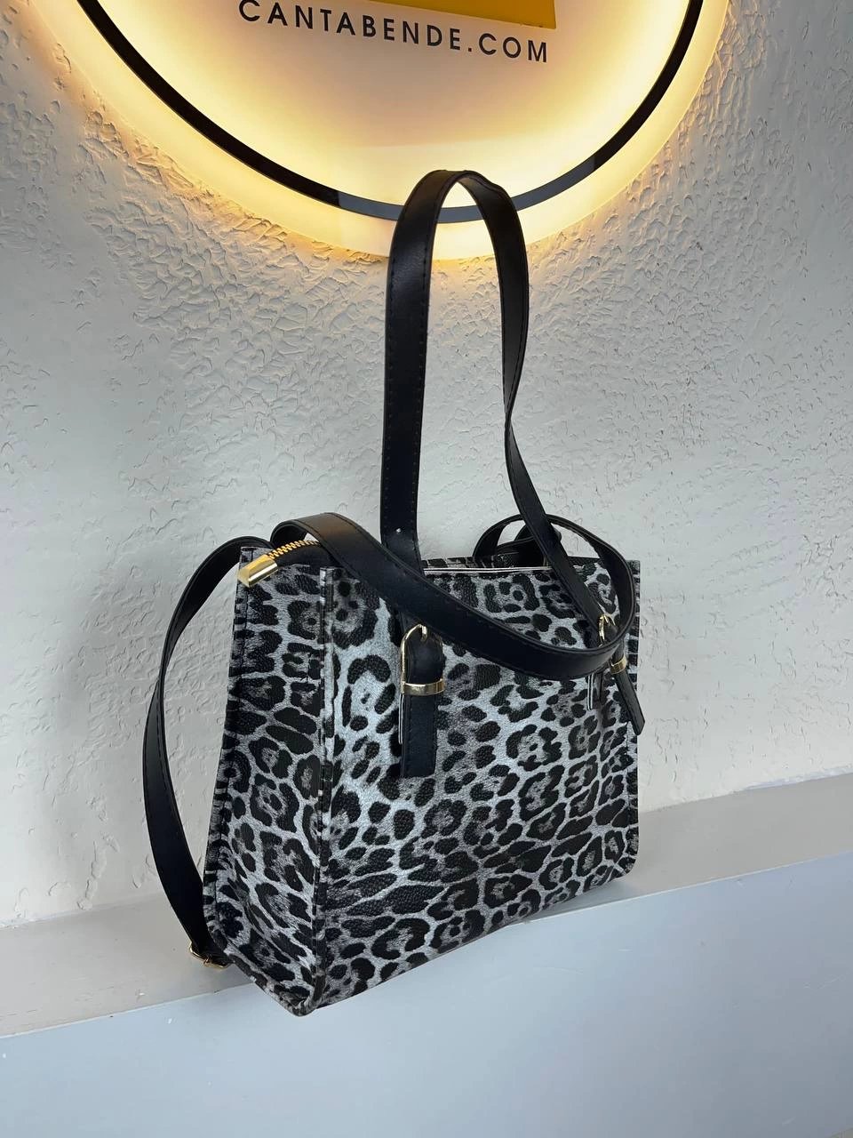 Siyah Leopar Renk Yumuşak Deri Çapraz Çanta CB7901