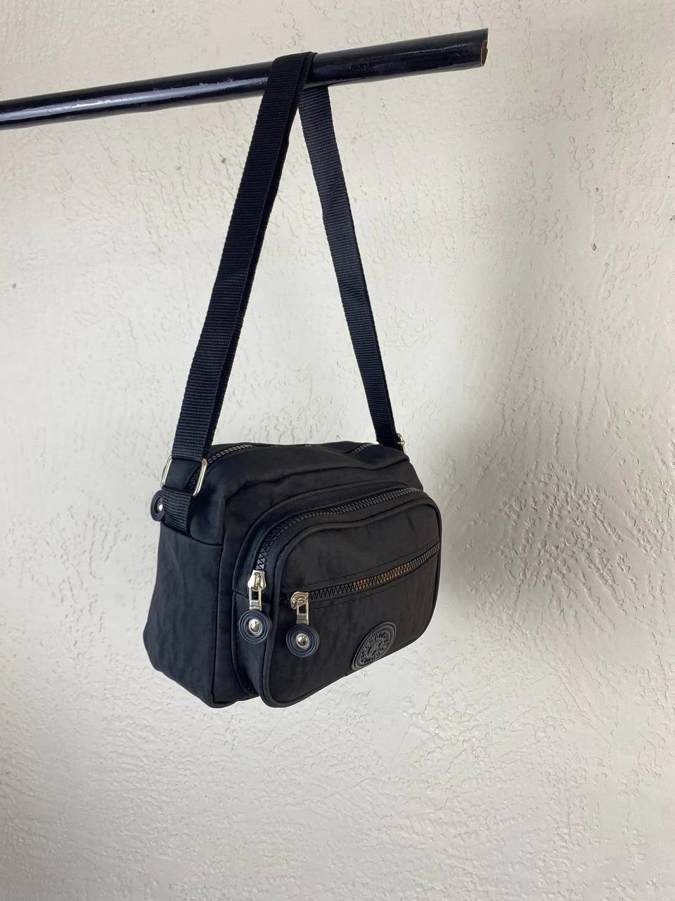 Siyah Renk 3 Bölmeli Krinkıl Çapraz Çanta CB5279