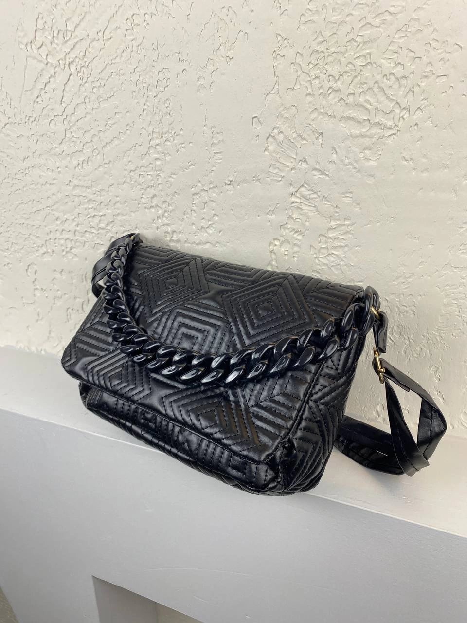 Siyah Renk Çapraz Askılı Çanta