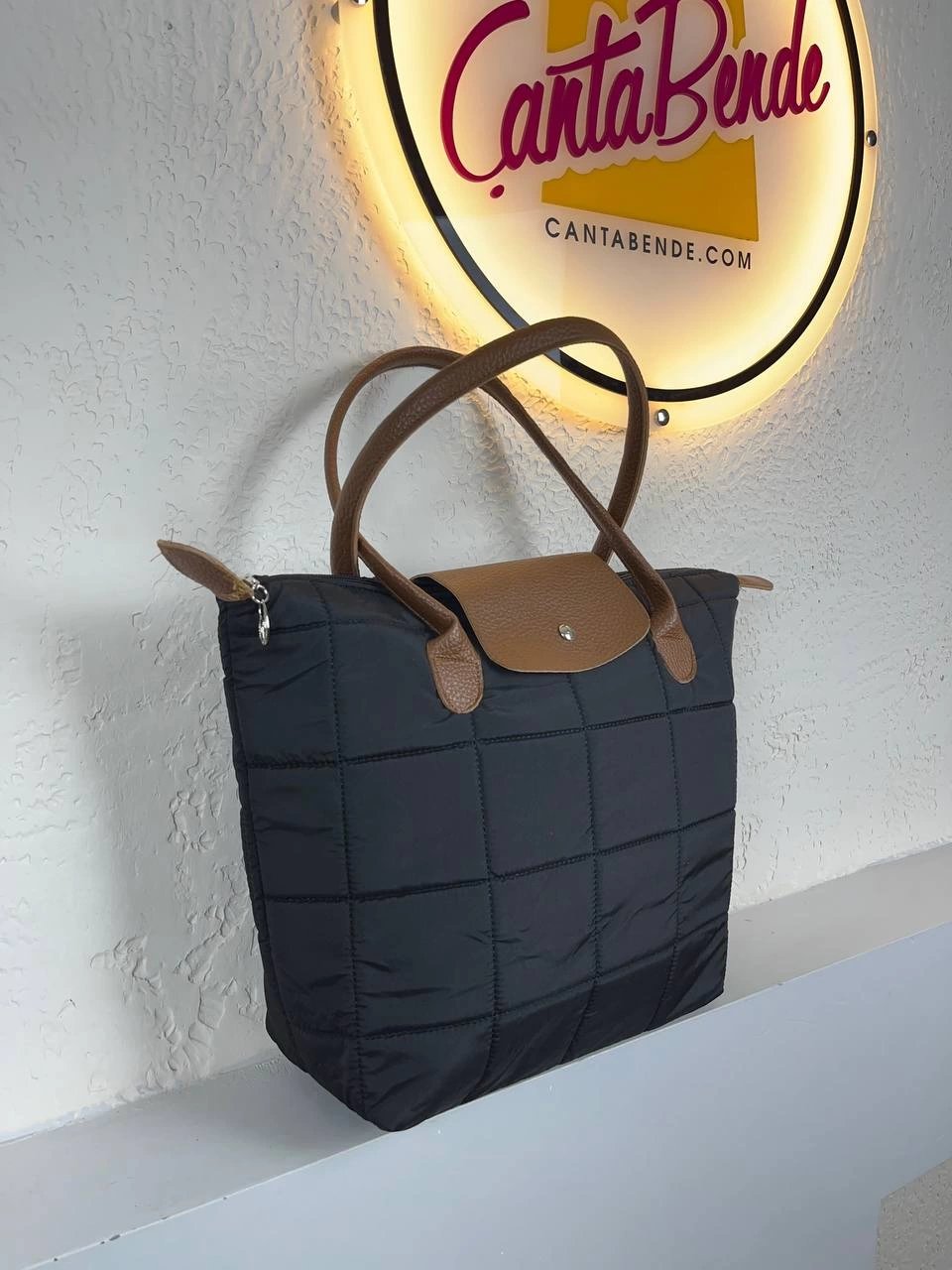 Siyah Renk Kapitone 2025 Kol Çanta CB3217