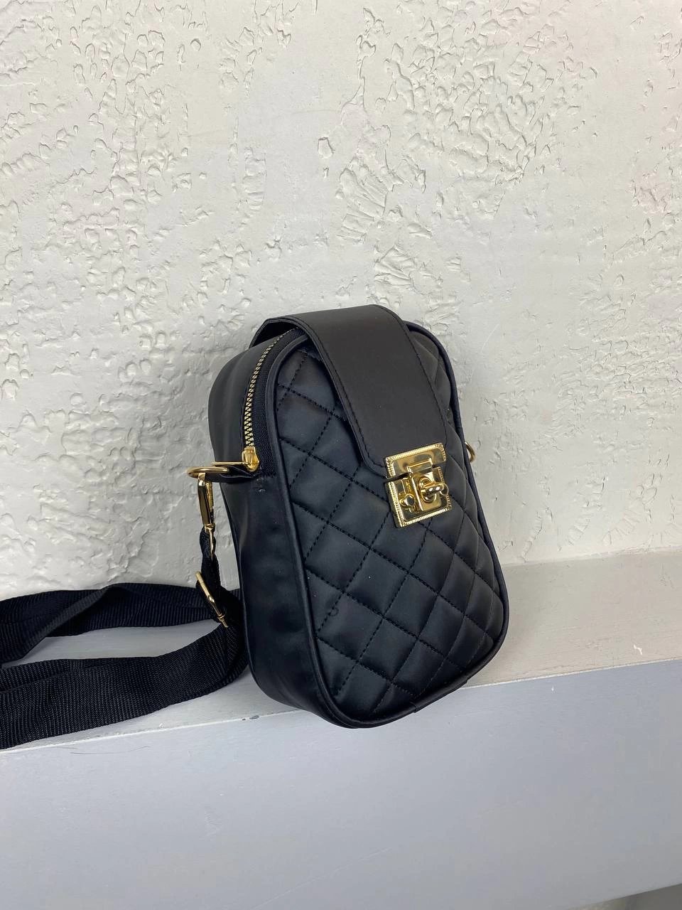 Siyah Renk Kilit Fermuarlı Çapraz Çanta