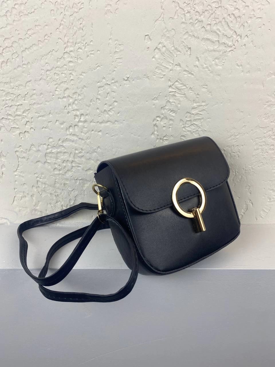 Siyah Renk Kutu Çapraz Çanta