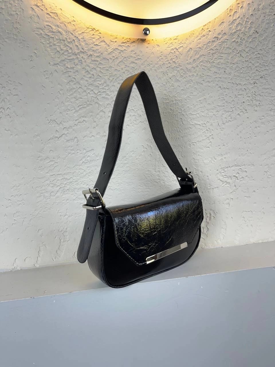 Siyah Renk Önü Metal Kalıp Çanta CB8459