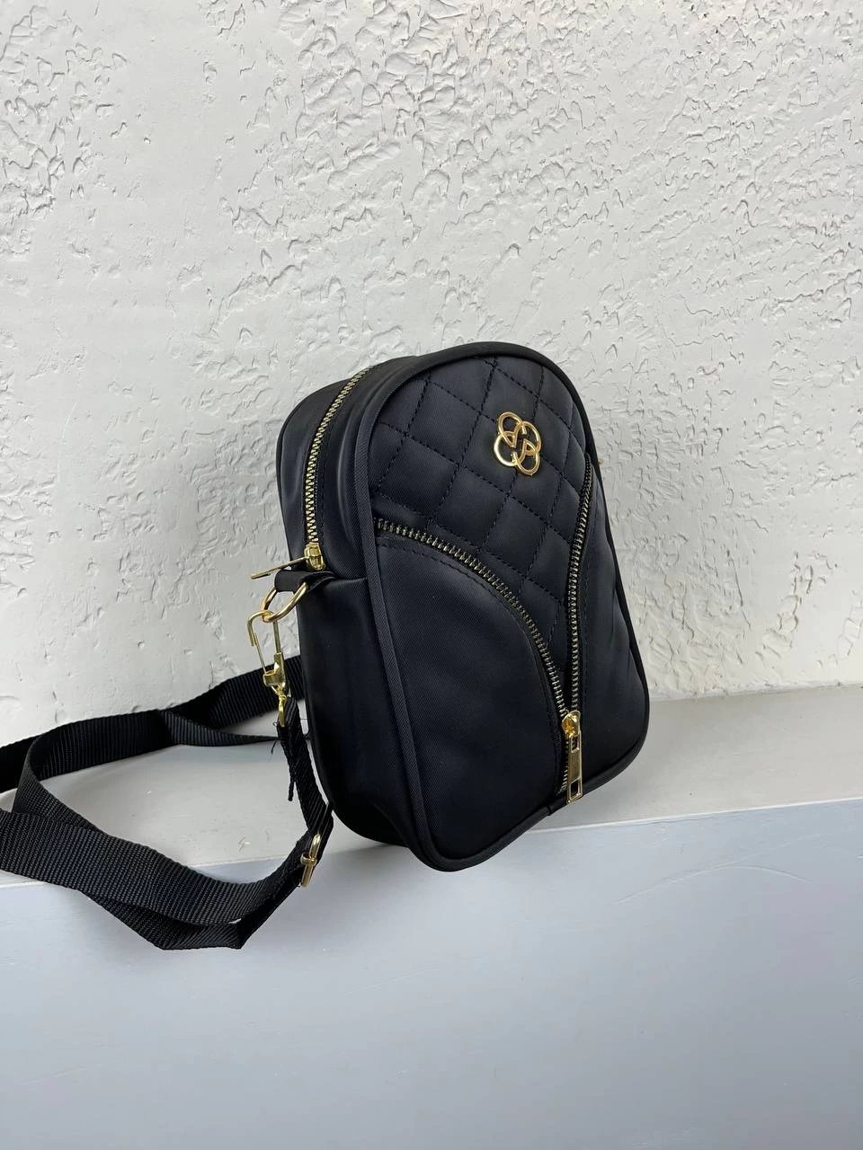 Siyah Renk Ortası Fermuar Çapraz Çanta