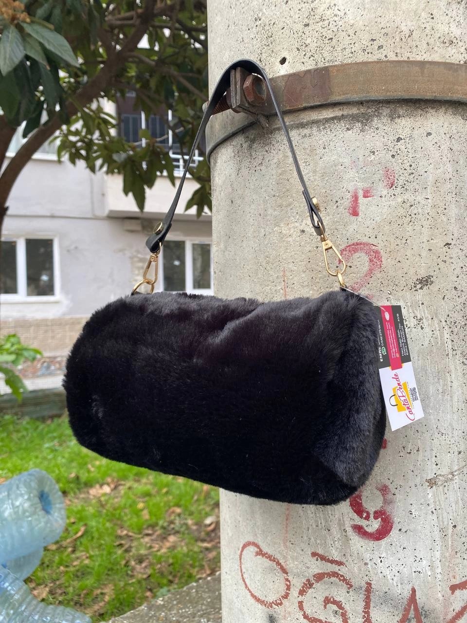 Siyah Renk Peluş Silindir Çanta
