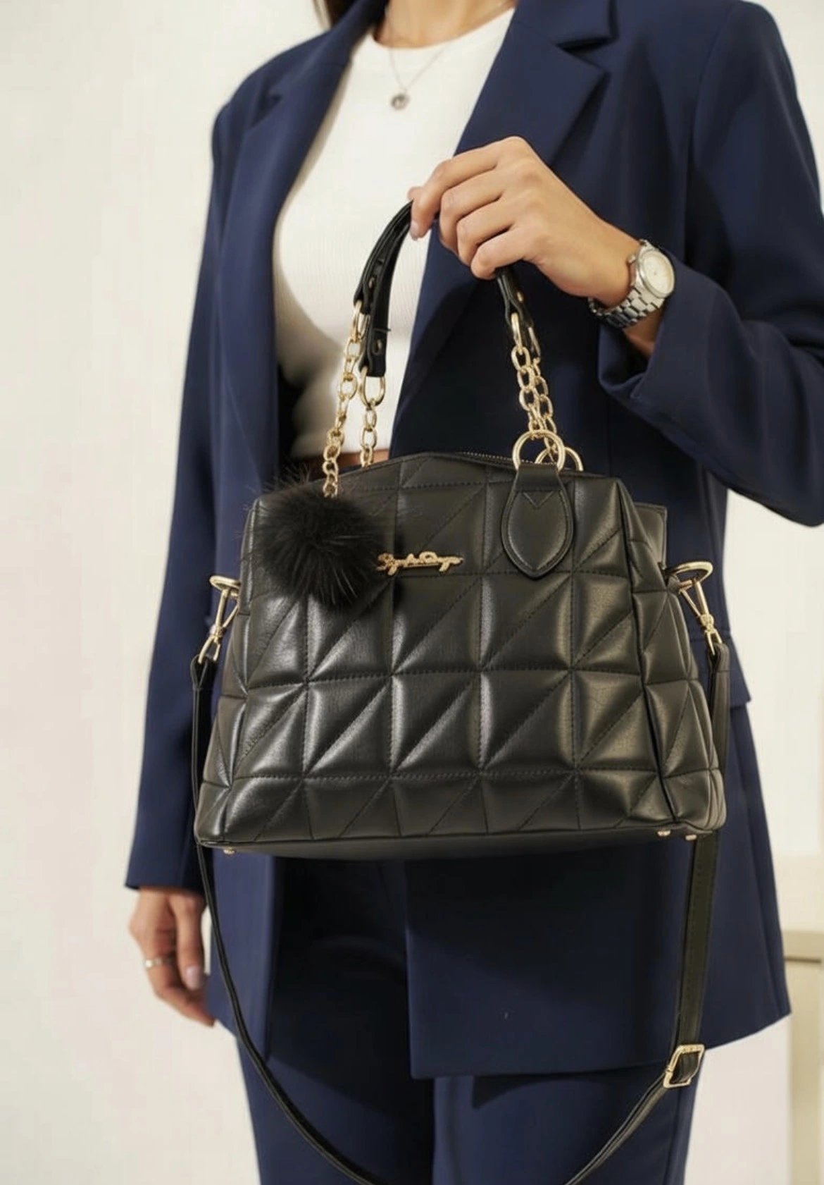 Siyah Renk Ponpon hediyeli Zincirli Çapraz Çanta CB7826