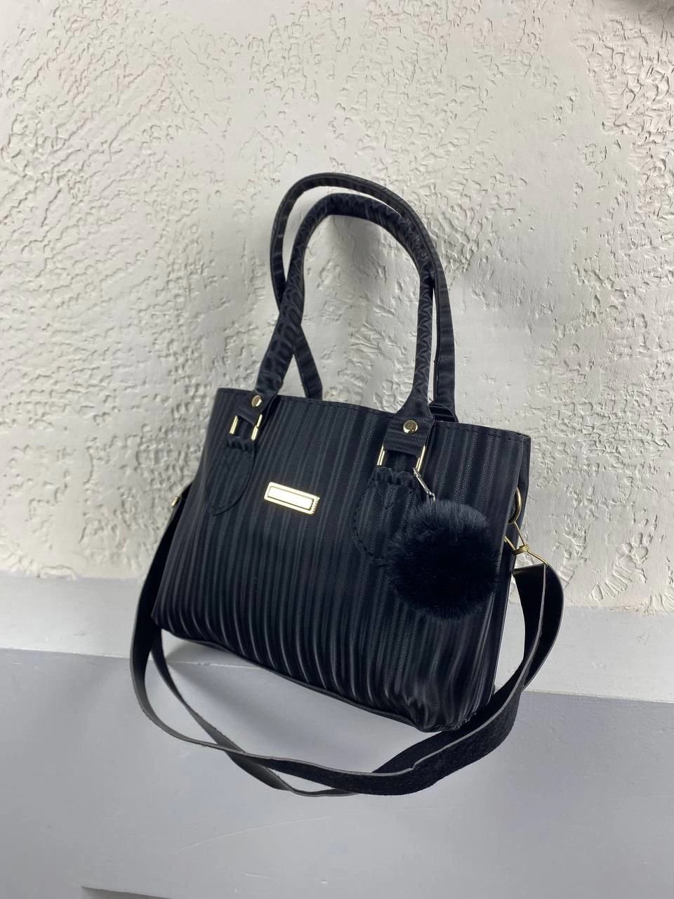 Siyah Renk Ponponlu 2 Bölmeli Kol Çanta