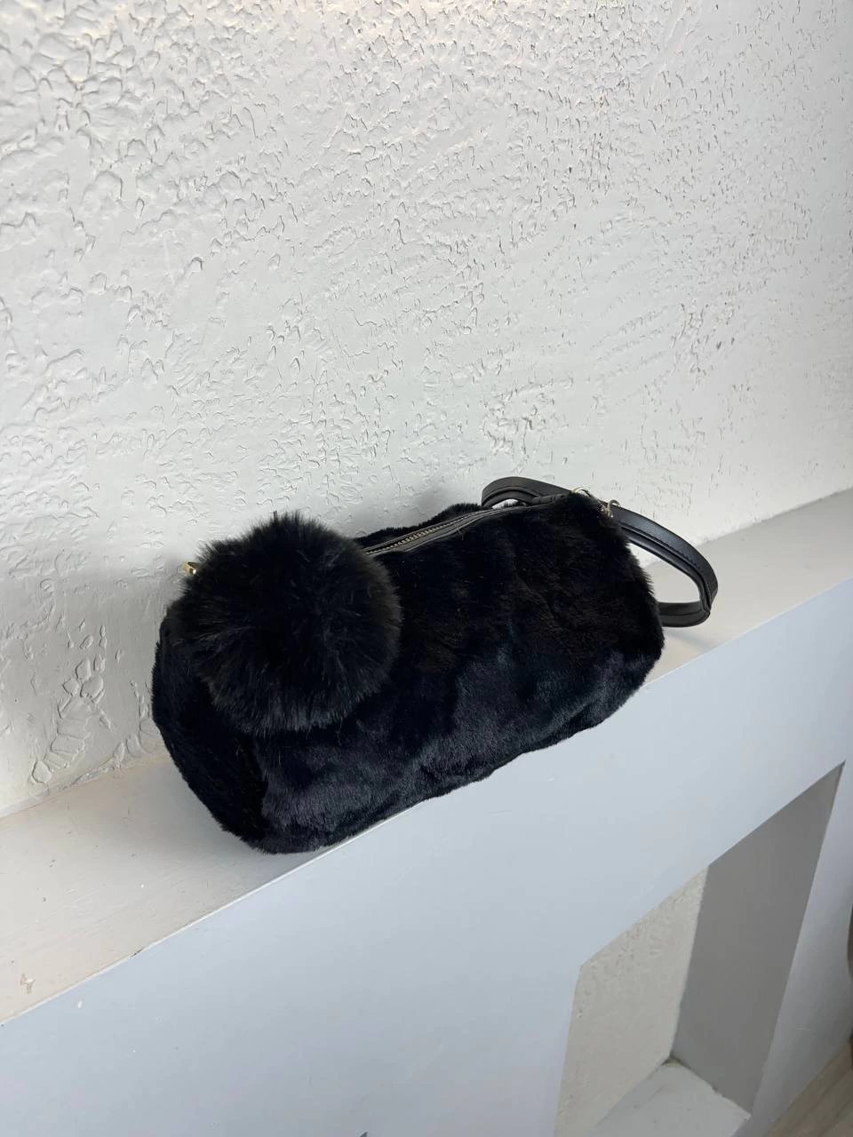 Siyah Renk Ponponlu Peluş Çanta CB7400