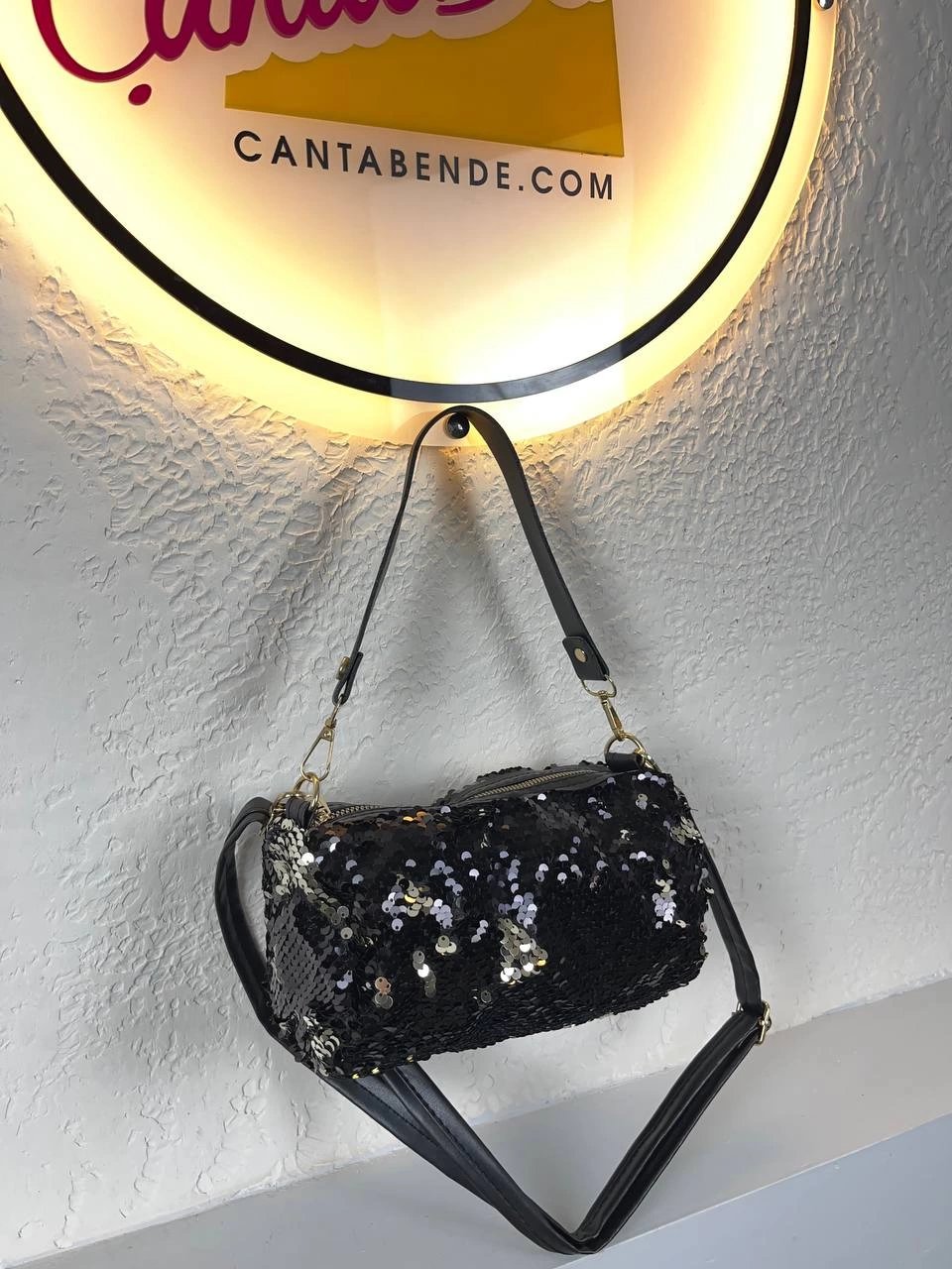 Siyah Renk Pullu Çanta CB7428