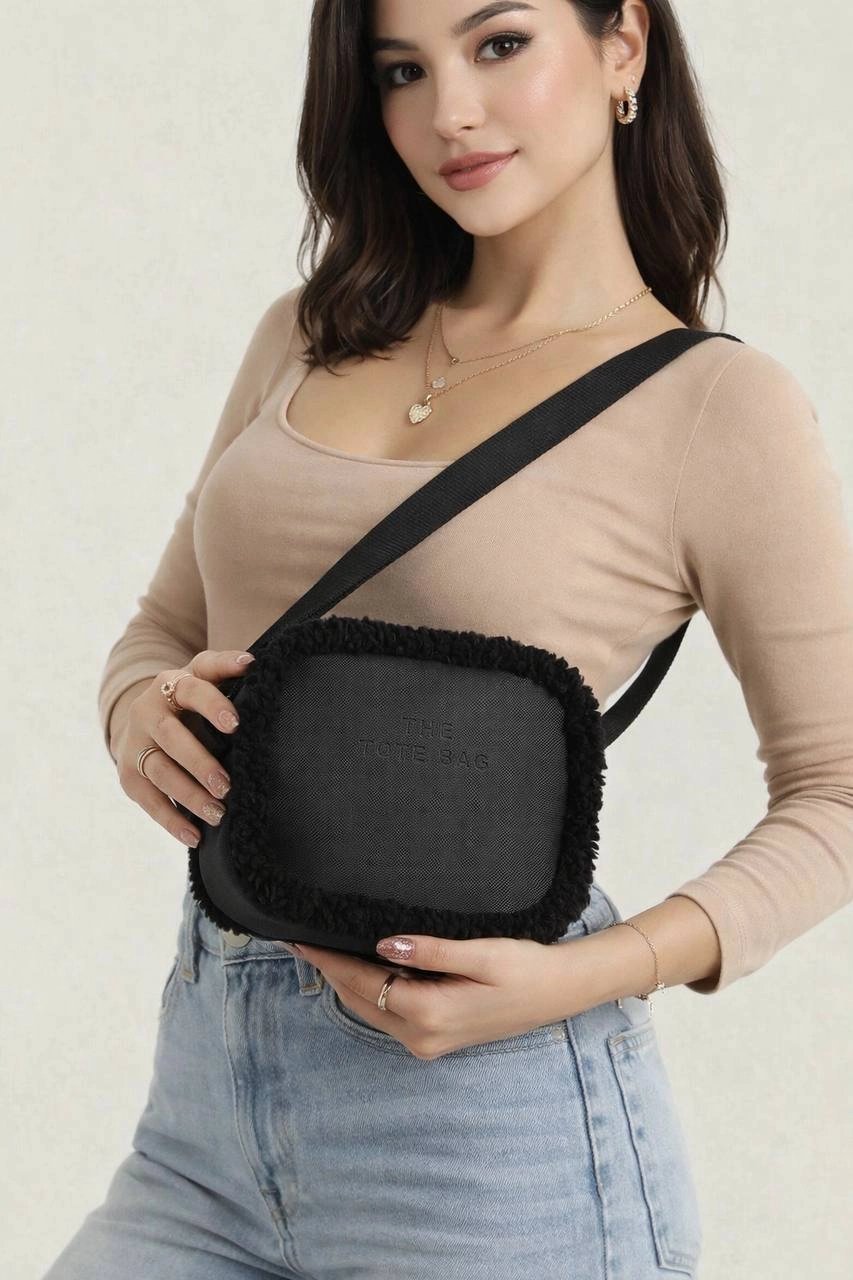 Siyah Renk Yanları Peluş Çanta CB88141