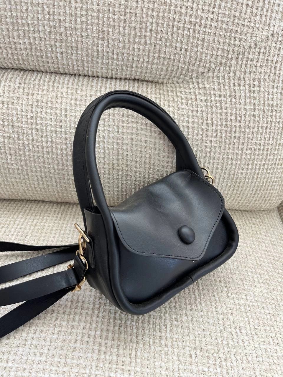 Siyah Renk Yumuşak Deri Kampanya Çanta CB3663