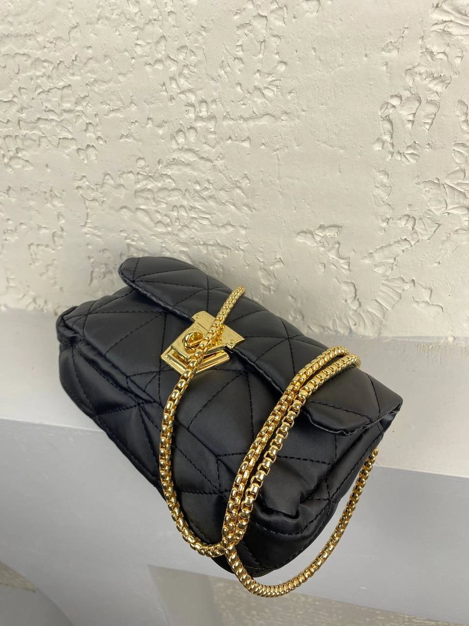 Siyah Renk Zincirli Çapraz Çanta
