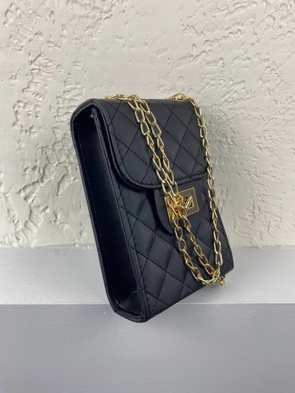 Siyah Renk Zincirli Kalıp Çanta