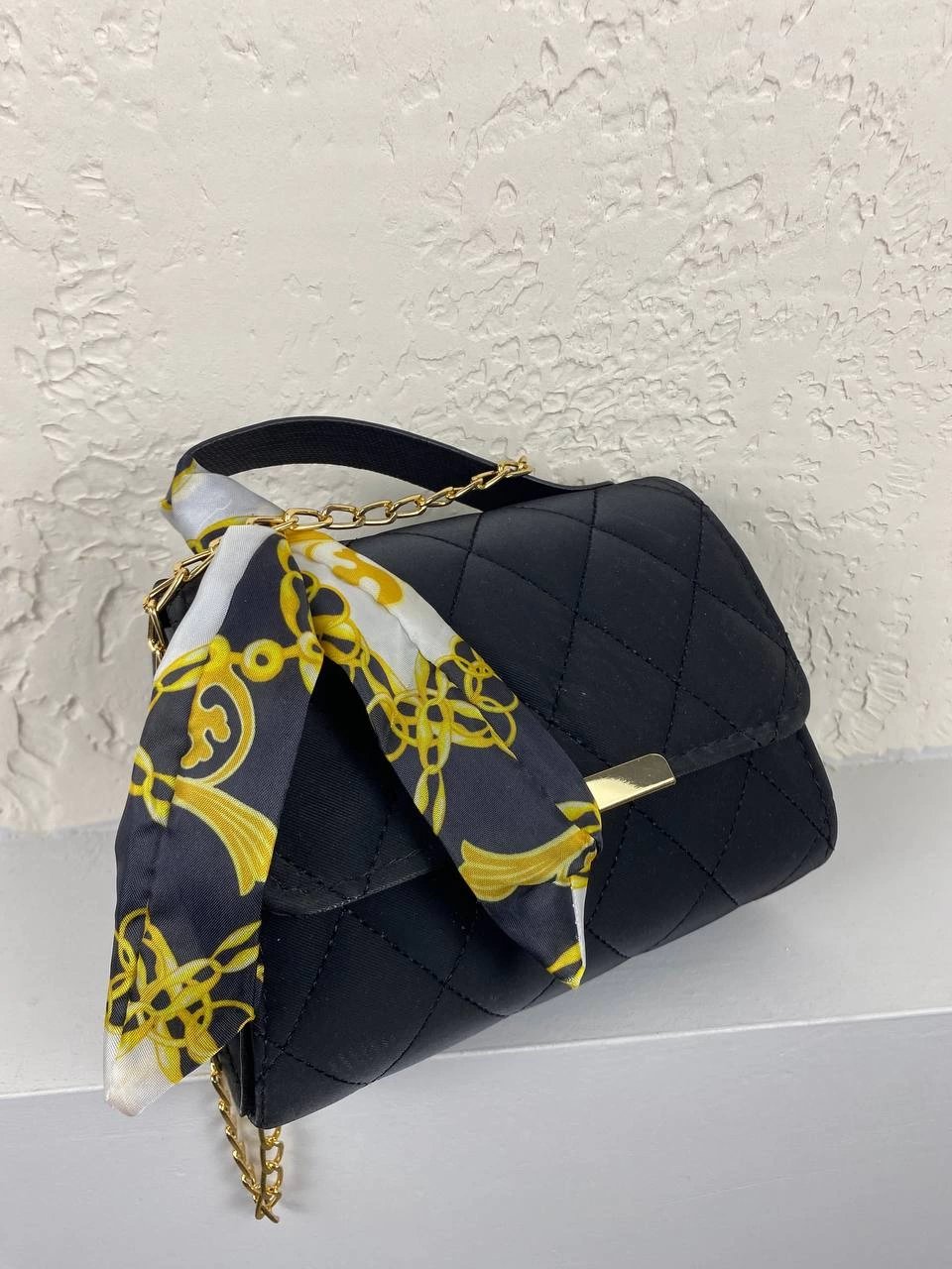 Siyah Şallı Zincirli Çanta