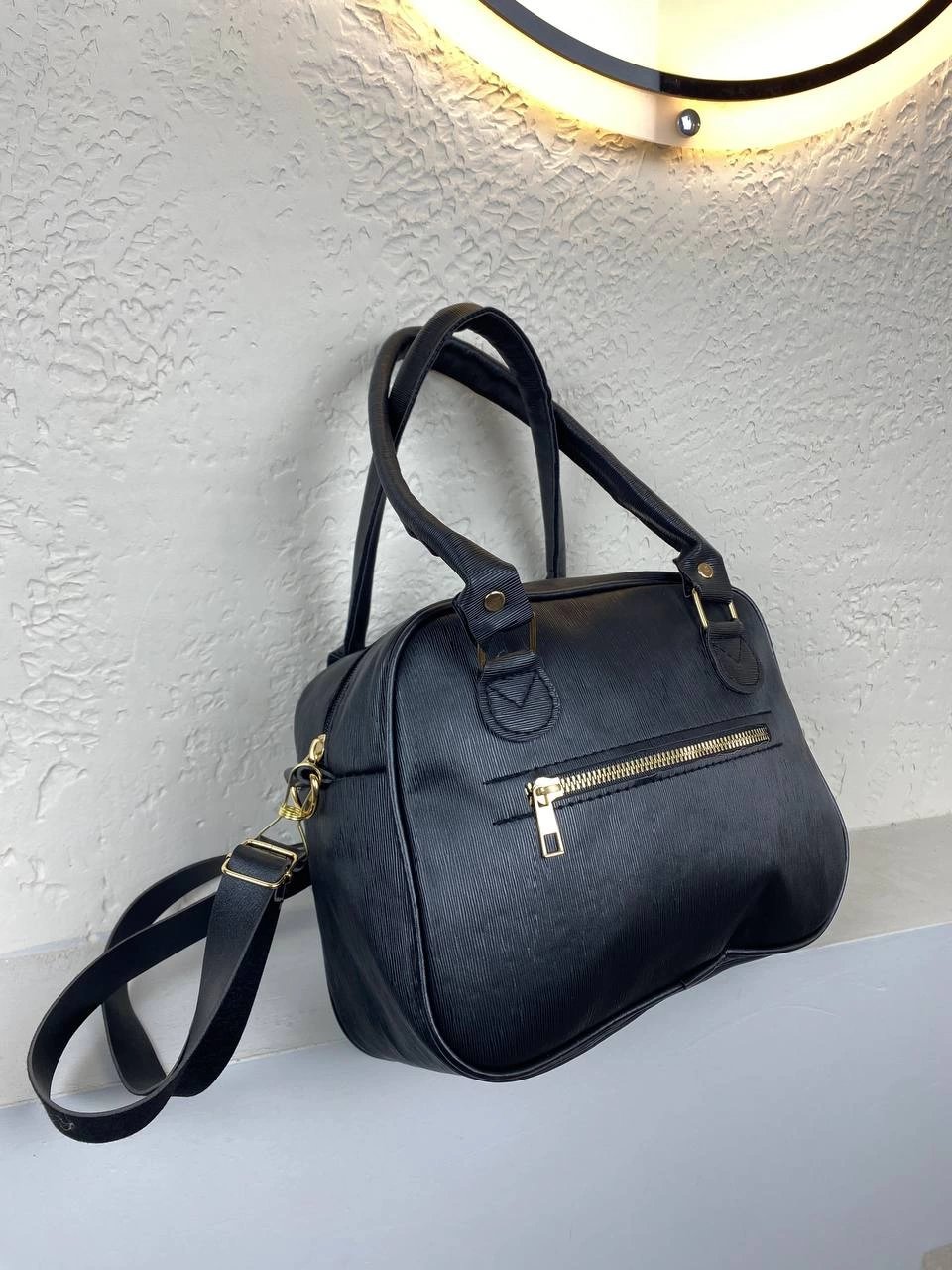 Siyah Yumuşak Deri Kampanyalı Kol Çanta