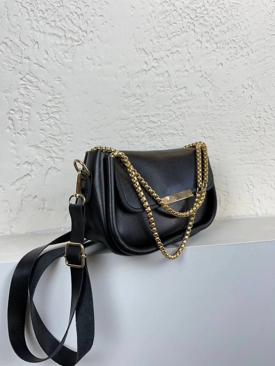 Siyah Yumuşak Zincirli Çapraz Çanta CB2125