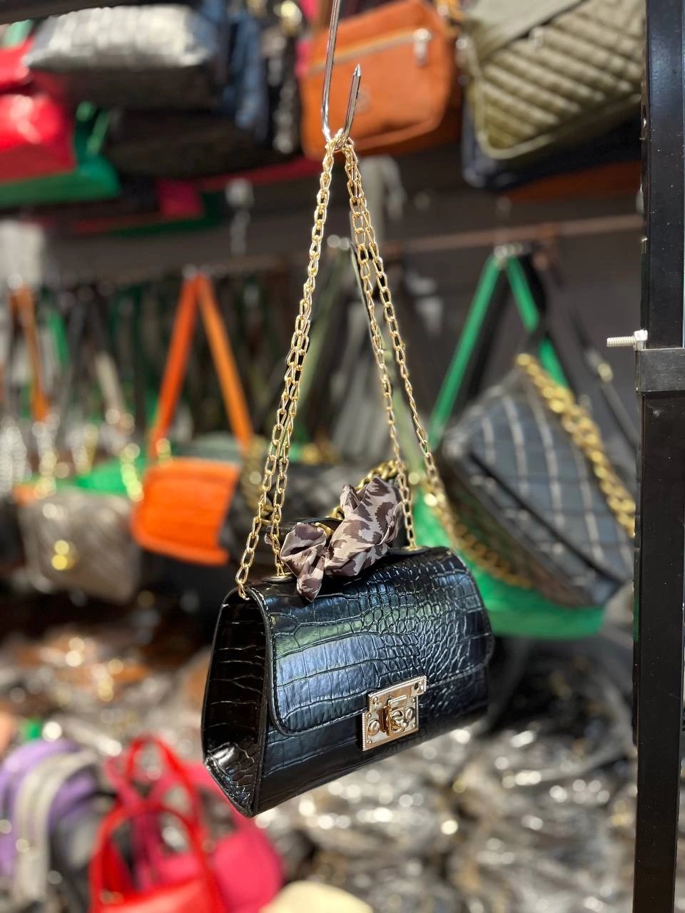 Siyah Zincir Detay Çapraz Çanta CB6581